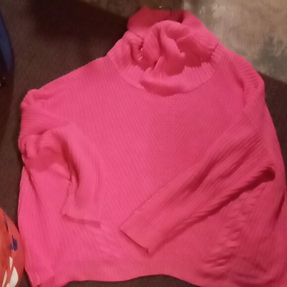 Hot pink sweater - Picture 1 of 5
